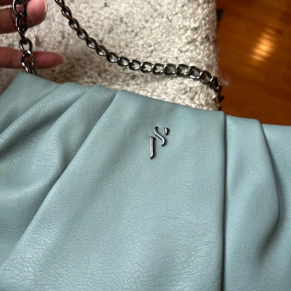 Vera Wang Blue Shoulder Bag NWT with Pleated Design STUNNING - Picture 4 of 16